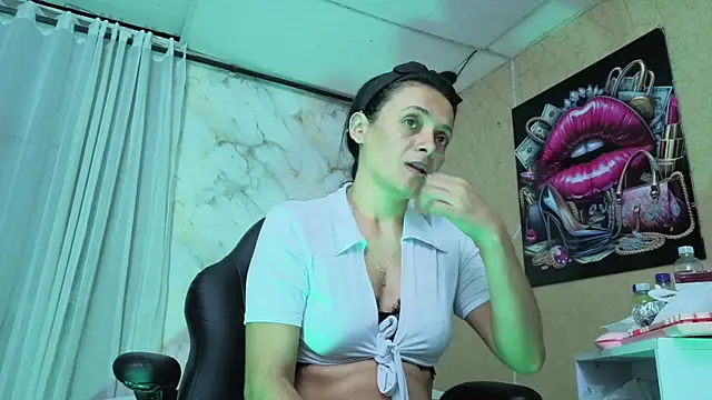 QueenSallyDesire online show from April 13, 1:55 am