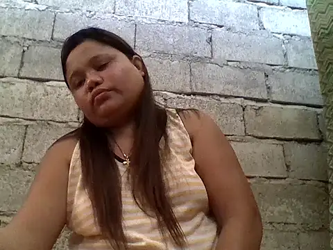 sweetlyn31 online show from May 13, 11:44 pm