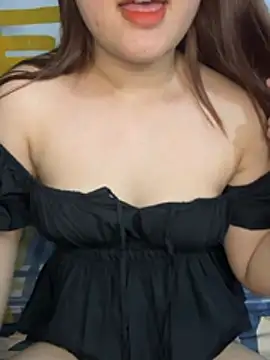 Snapshot of -Tanu- chatting on February 19, 10:11 am -Tanu- online show from February 19, 10:11 am