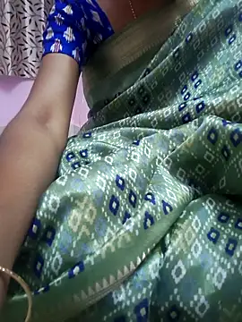 Snapshot of Vandana122 chatting on April 6, 4:08 pm Vandana122 online show from April 6, 4:08 pm