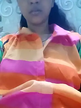 Snapshot of Vandana122 chatting on May 7, 11:37 am Vandana122 online show from May 7, 11:37 am