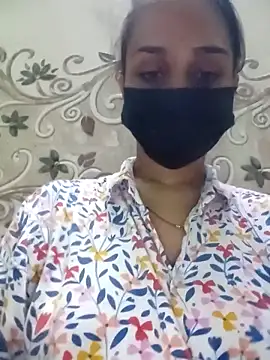 Snapshot of Vandana122 chatting on May 12, 10:56 am Vandana122 online show from May 12, 10:56 am