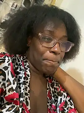 Snapshot of Sinfulwaterfalls chatting on February 20, 6:26 am Sinfulwaterfalls online show from February 20, 6:26 am