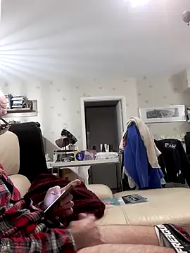 Snapshot of Florent1307 chatting on February 23, 9:45 pm Florent1307 online show from February 23, 9:45 pm