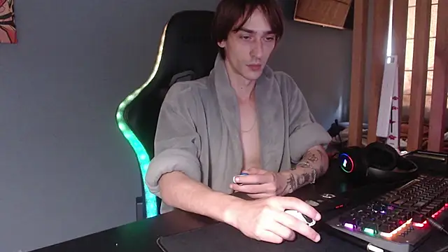 Snapshot of Samuel_Skywalker chatting on July 8, 10:42 am Samuel Skywalker online show from July 8, 10:42 am