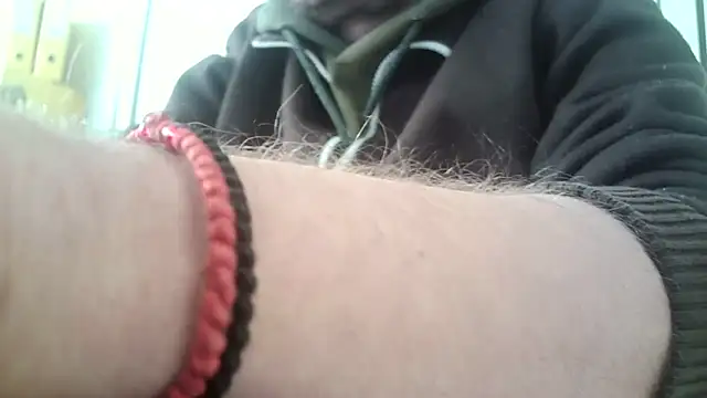 Snapshot of truble78 chatting on February 26, 8:02 am truble78 online show from February 26, 8:02 am