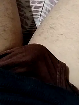 Snapshot of smallthickdick115 chatting on February 27, 12:32 am smallthickdick115 online show from February 27, 12:32 am