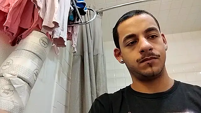 momo0208 online show from February 20, 8:31 pm