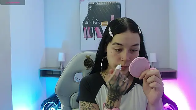 Snapshot of Abbycollins_27_x chatting on March 4, 5:19 pm Abbycollins 27 x online show from March 4, 5:19 pm