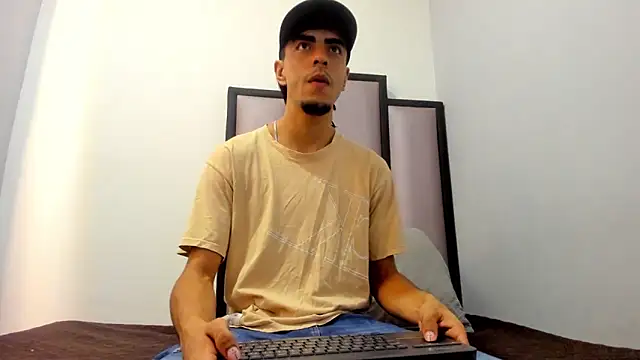 Endrick-23 online show from April 14, 3:23 am