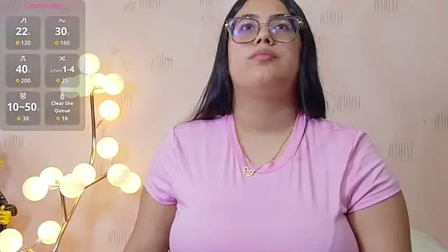 Snapshot of curvybuffgirllll chatting on July 24, 7:45 pm curvybuffgirllll online show from July 24, 7:45 pm