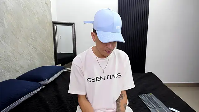 Mick-lollipop online show from February 24, 7:23 pm