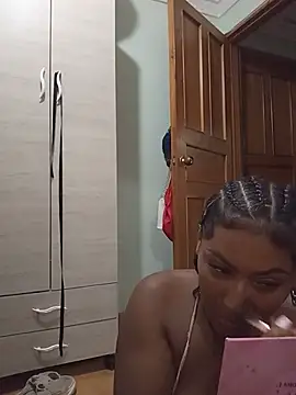 Snapshot of Emma_Dancer chatting on July 2, 12:11 pm Emma Dancer online show from July 2, 12:11 pm