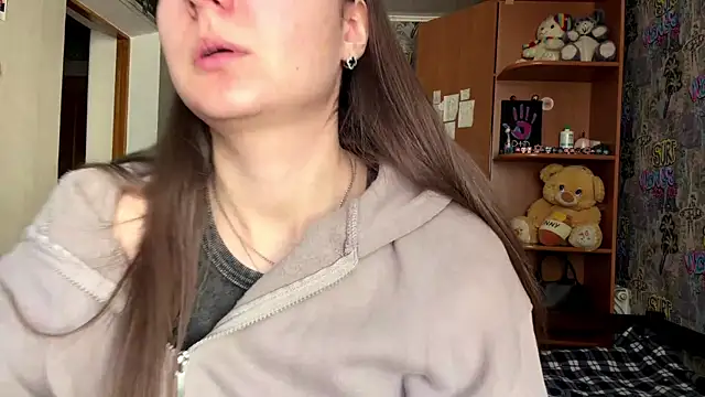 poly princess online show from March 25, 9:15 am