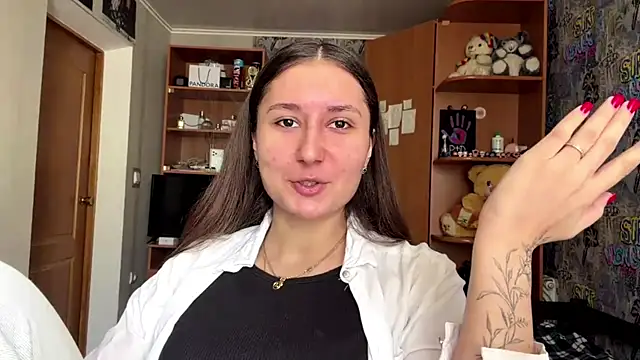 poly princess online show from April 12, 8:30 am