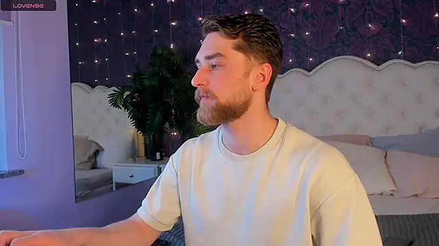 Dexter Raze online show from March 25, 11:00 pm