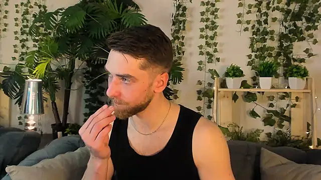 Dexter Raze online show from March 30, 11:17 pm