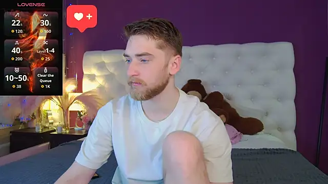 Dexter Raze online show from April 13, 10:59 pm