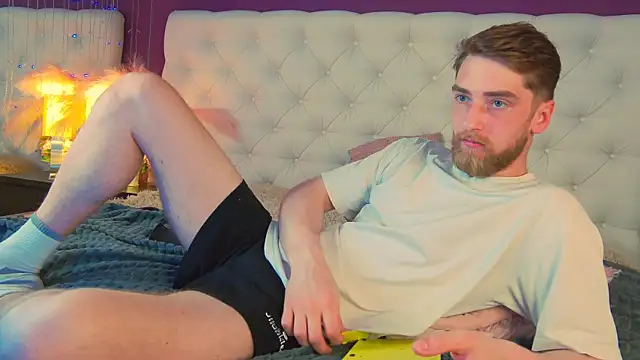 Snapshot of Dexter_Raze chatting on June 16, 11:18 pm Dexter Raze online show from June 16, 11:18 pm