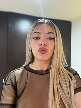 Snapshot of romanovanita chatting on March 30, 4:24 am romanovanita online show from March 30, 4:24 am