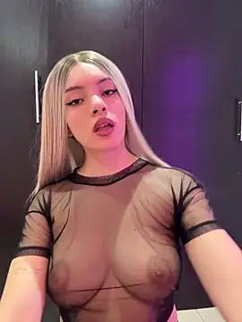 Snapshot of romanovanita chatting on April 20, 4:37 am romanovanita online show from April 20, 4:37 am