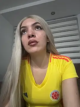 Snapshot of romanovanita chatting on June 21, 5:10 am romanovanita online show from June 21, 5:10 am
