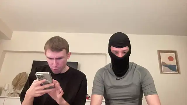 Snapshot of mikenjay chatting on February 24, 7:12 pm mikenjay online show from February 24, 7:12 pm