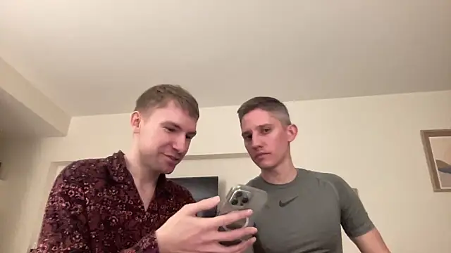 Snapshot of mikenjay chatting on March 1, 7:27 pm mikenjay online show from March 1, 7:27 pm