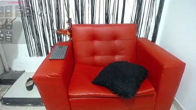 mailyn pym online show from April 8, 2:28 pm