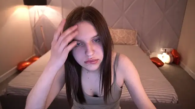 Snapshot of SecretKiraa chatting on March 27, 9:10 am SecretKiraa online show from March 27, 9:10 am