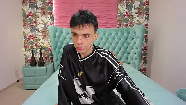 ClarkBev online show from April 4, 7:06 am