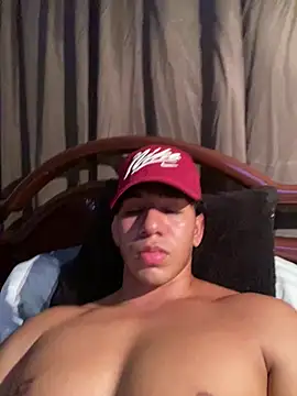 Alejandrososas online show from May 22, 12:07 am