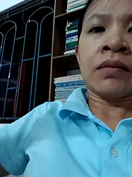 Snapshot of kieuqueen92 chatting on March 3, 1:28 pm kieuqueen92 online show from March 3, 1:28 pm