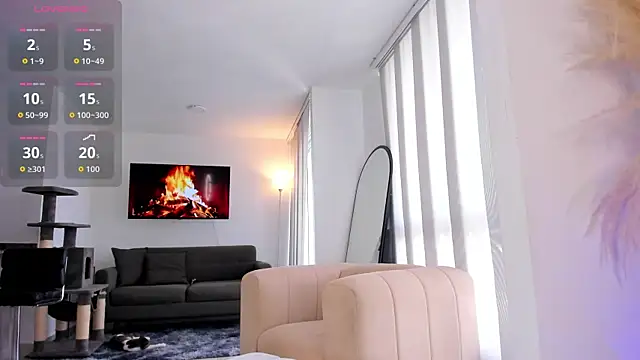 sofiawiliams online show from March 22, 8:34 pm