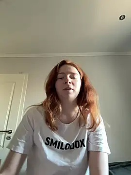 Snapshot of HoneyBunny18 chatting on February 25, 2:16 pm HoneyBunny18 online show from February 25, 2:16 pm