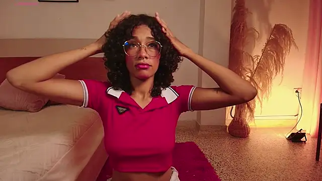 Meganlux1 online show from April 17, 7:39 pm