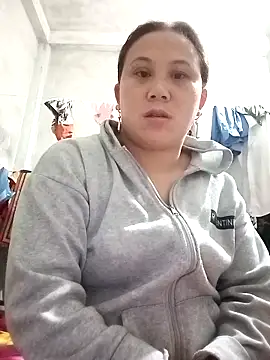 Snapshot of Dear_baby_ chatting on February 23, 11:13 pm Dear baby online show from February 23, 11:13 pm