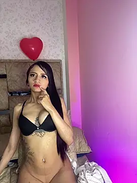 Snapshot of Lauraaa_pink18 chatting on February 28, 3:29 am Lauraaa pink18 online show from February 28, 3:29 am