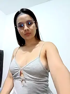 Samantha Castro  online show from February 26, 2:32 am