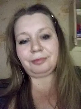 Snapshot of KiraStanton chatting on February 25, 12:42 am KiraStanton online show from February 25, 12:42 am