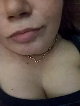 Snapshot of KiraStanton chatting on February 26, 12:53 am KiraStanton online show from February 26, 12:53 am