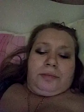 Snapshot of KiraStanton chatting on February 27, 1:05 am KiraStanton online show from February 27, 1:05 am