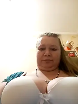 KiraStanton online show from April 14, 6:58 pm