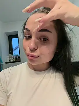 Snapshot of Olivia_Noor chatting on April 28, 5:18 pm Olivia Noor online show from April 28, 5:18 pm