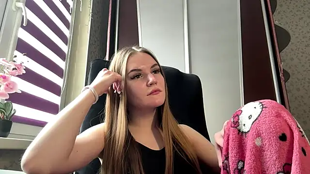 TinyTifa online show from February 23, 10:23 am