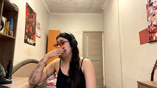 AshlynWabasha online show from March 18, 10:40 am