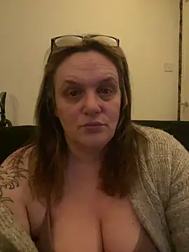 Busty-GilfQuinn online show from February 27, 10:54 pm