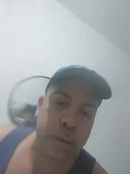 Snapshot of 2Brazilians4one chatting on July 10, 8:40 am 2Brazilians4one online show from July 10, 8:40 am
