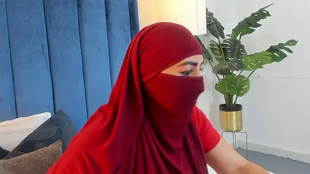 Snapshot of _jamiila chatting on February 21, 3:24 pm jamiila online show from February 21, 3:24 pm