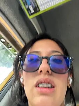 susi chimm online show from March 6, 2:13 pm